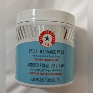 First Aid Beauty Facial Radiance Pads